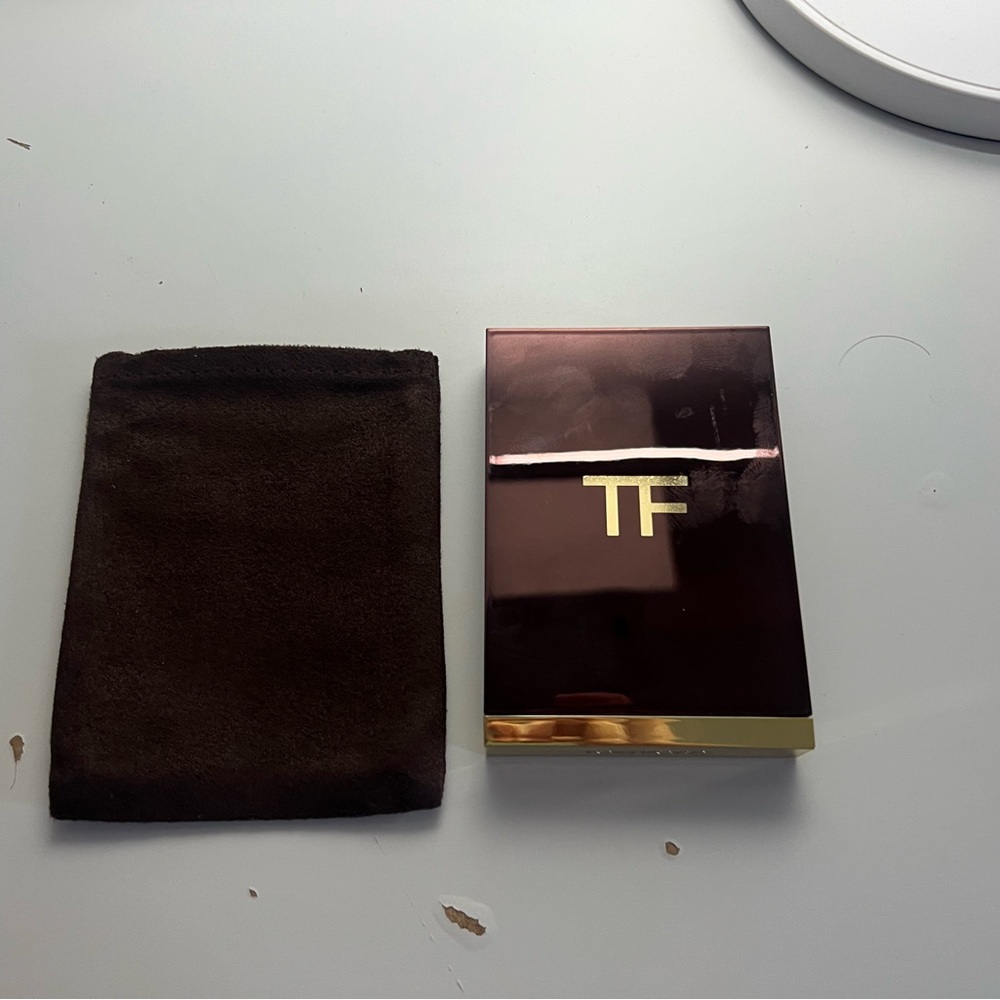 Tom Ford Eye Color Quad Crème in Shade Iconic Smoke - Picture 4 of 8